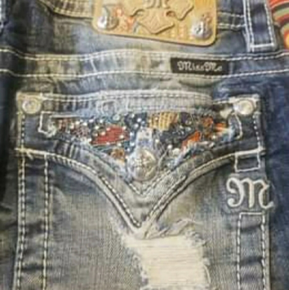 SOLD Miss Me Mid Rise Boot 28x31 - Picture 4 of 6